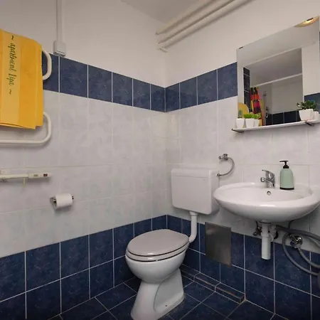 Apartamento Lipa With Garden