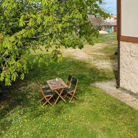 Lipa With Garden Apartment