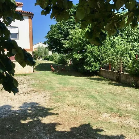 Apartment Lipa With Garden *